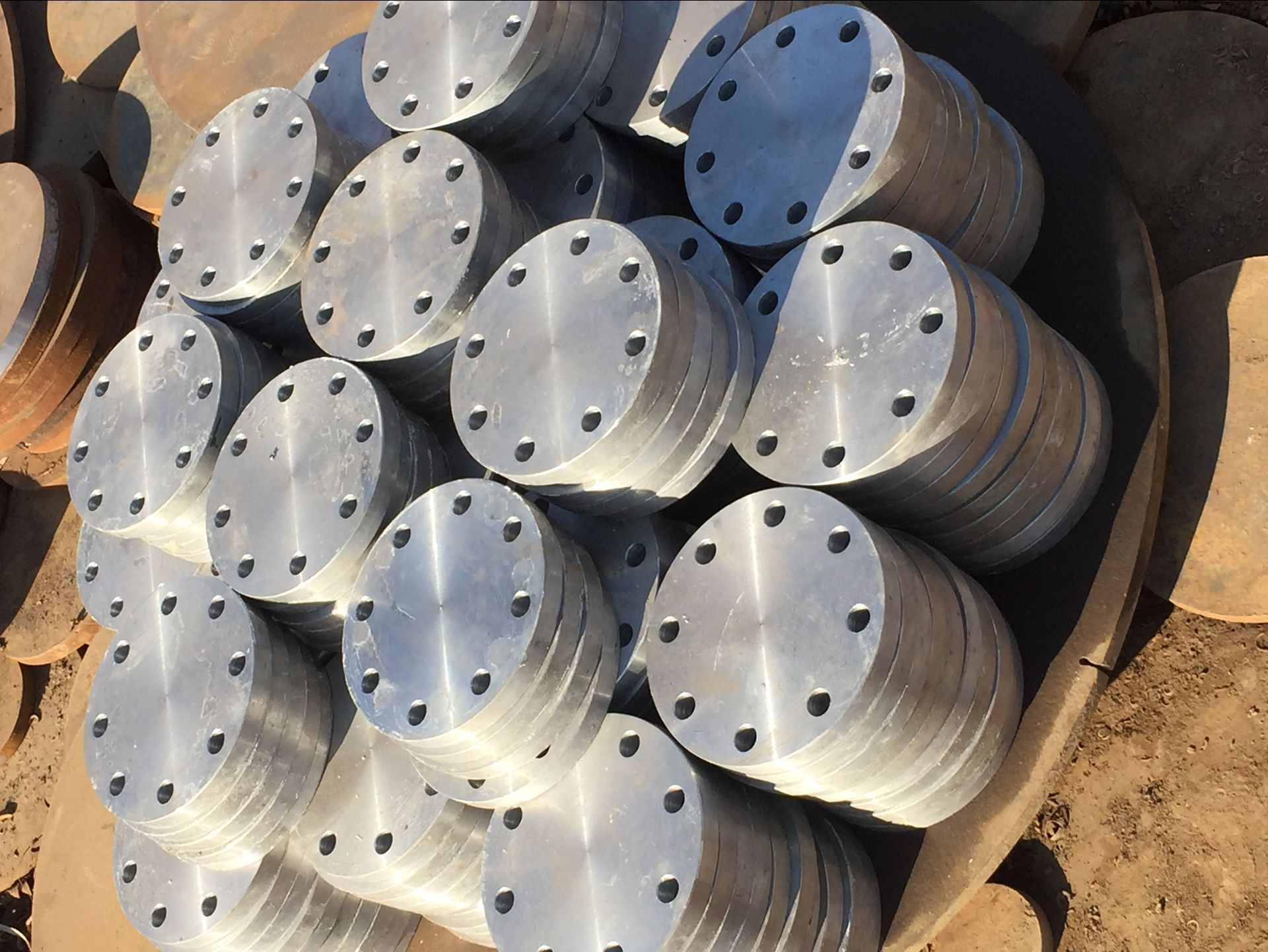 盲板、法蘭蓋、盲法蘭是不是一種產(chǎn)品