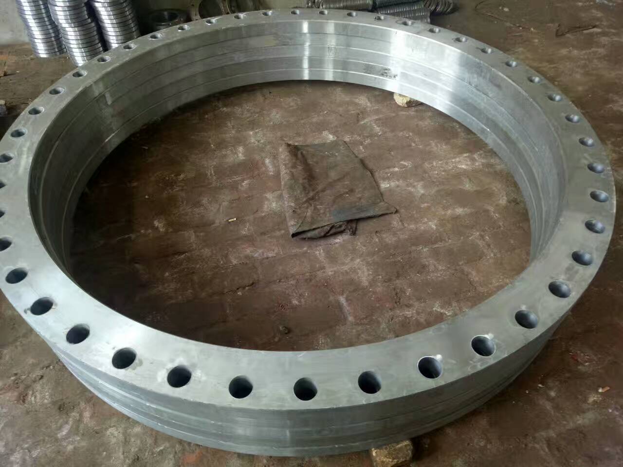 怎樣區(qū)別鑄和鍛打法蘭；